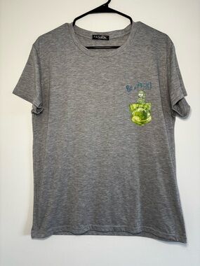 Fashion Gray Men’s T-Shirt with Graphic Pocket